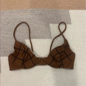 Basically new acacia top